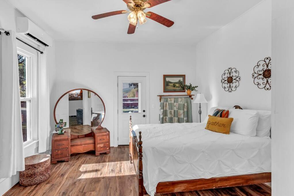 The Ouachita Depot Villa Mena Exterior photo